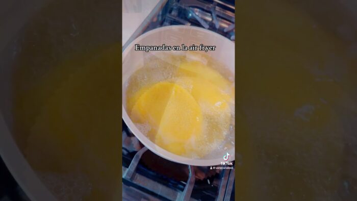 Empanadas “fritas” en la air fryer #recetas #shorts