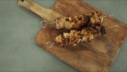 Receta – Brochetas de pollo y cebolla en freidora de aire Cosori