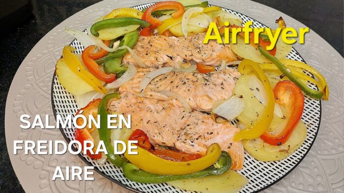 SALMÓN CON PATATA, PIMIENTO Y CEBOLLA, en freidora de aire COSORI /AIRFRYER, Fácil y Saludable