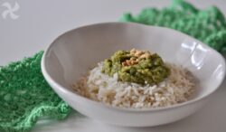 Arroz con salsa de brócoli