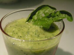 Receta de crema fría de pepino con perejil