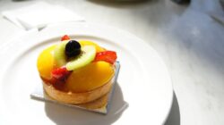 Tarta de frutas exóticas: una explosión de sabores tropicales en cada bocado