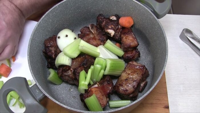 Caldo de Costilla de Res en Freidora a Aire