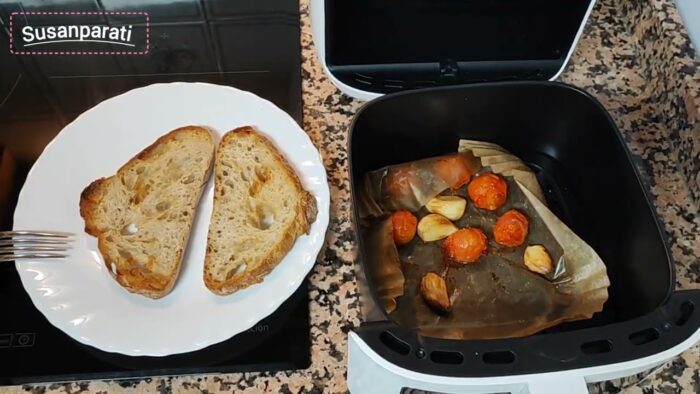 Pan 🍞 con tomate 🍅 y ajo 🧄 en freidora de aire