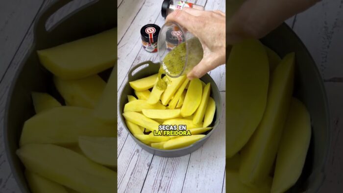 👇 Receta de Patatas a las Finas Hierbas con freidora de aire por @todoespecias