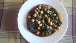 Receta de garbanzos con espinacas en olla de cocción lenta
