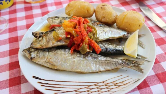 Receta de sardinas al horno con alioli de romero