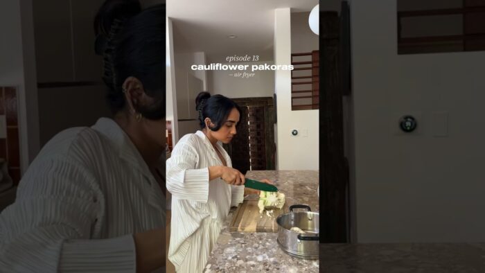 13/30: Air fryer cauliflower pakoras – RECIPE caption #indianfood #pakora #pakorarecipe #airfryer