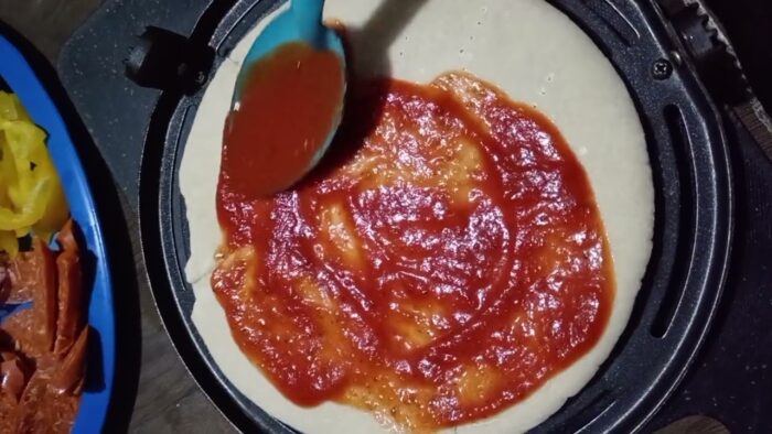 Cocinando Pizza en la freidora de aire. (super sencilla)