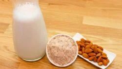 Como hacer LECHE DE ALMENDRAS CASERA😍Como HACER Leche de Almendras CON LICUADORA y sin THERMOMIX💚