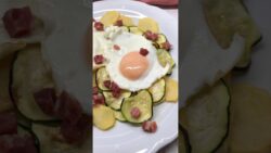 HUEVOS CON PATATAS Y CALABACÍN #freidoradeaire #recetas #recetasfaciles #recetassaludables #viral