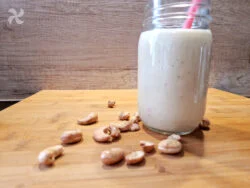 Batido de plátano y anacardos