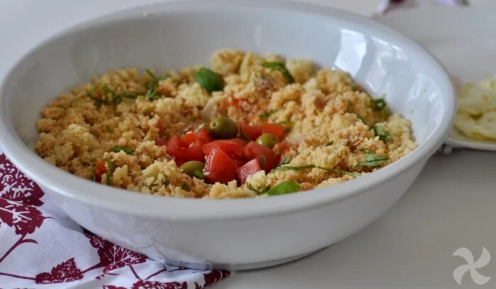 Cuscús con atún y tomate