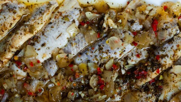 Sardinas en adobo de azafrán y pimientos