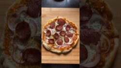 Air fryer pizza in 6 minutes! | Air fryer pizza recipe #pizza #pizzalover