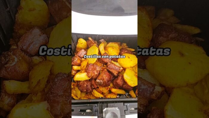 Costillas adobadas con patatas crujientes #ricoyfacil #costillasconpatatas #comer #recetas #shorts