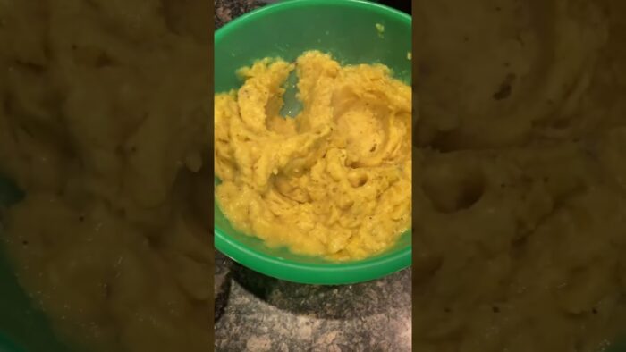 Empanadillas de plátano verde   Detalles de la receta aquí    Déjalo en la freidora durante 20 mi