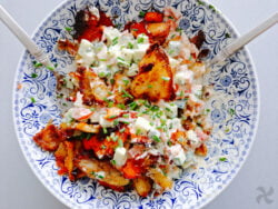 Ensalada de patatas crujientes