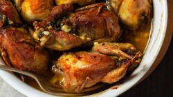 Perdiz en salsa de albaricoques y romero