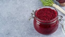 Salsa de remolacha para platos de pasta