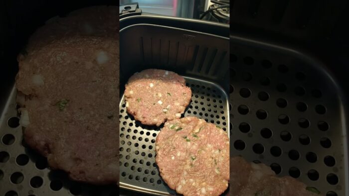 Cómo freír carne para hamburguesa en la freidora de aire.