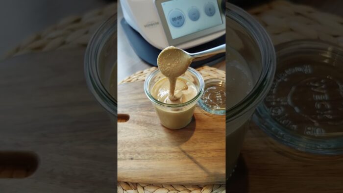 Erdnusscreme aus dem Thermomix®TM6 mit nur 2 Zutaten  #peanutbutter #erdnussbutter #thermomix #Short