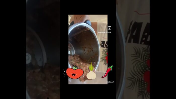 Salsa roja de MOLCAJETE para la carnita asada. Obvio en Thermomix. Contáctame para info.
