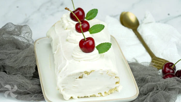 Brazo de gitano con nata y queso