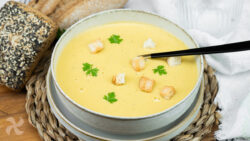 Crema de verduras con quesitos