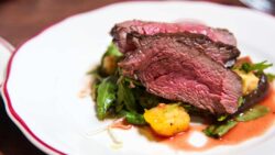 Solomillo de ternera con salsa de foie y trufa blanca