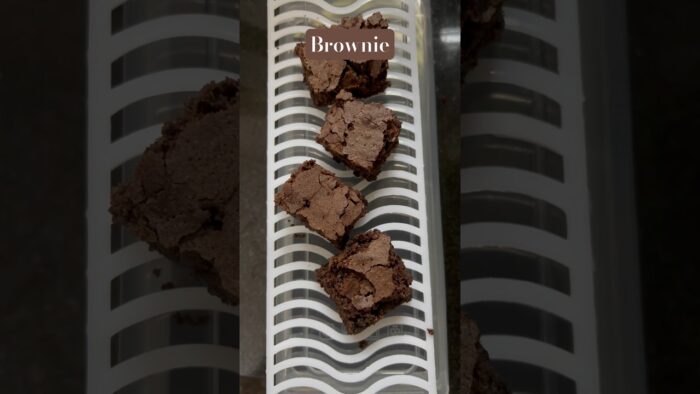 Air-fryer🍫Perfect fudge and flaky brownie recipe #brownie #shorts #vivia #yummy