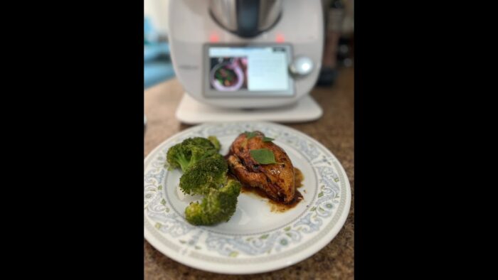 Caprese Stuffed Balsamic-Glazed Chicken #thermomix