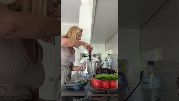 Gazpacho de pepino y hierbabuena con Thermomix | #gazpachodepepino #gazpachothermomix #tm6