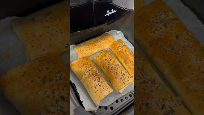 ROLLITOS RELLENOS DE QUESO CON ORÉGANO Y MIEL EN AIRFRYER 🧀🍃 🍯🔥