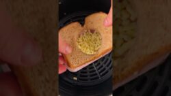 Tostada con huevo air fryer