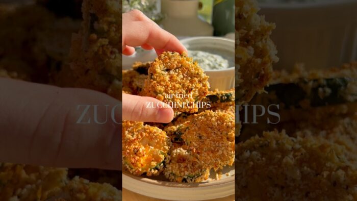 air fried zucchini chips 🥒 recipe is on my blog kennascooks.com #easyrecipe #healthyfood #snacks