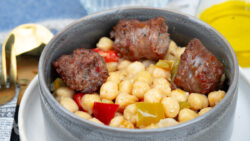Salteado de garbanzos con longaniza