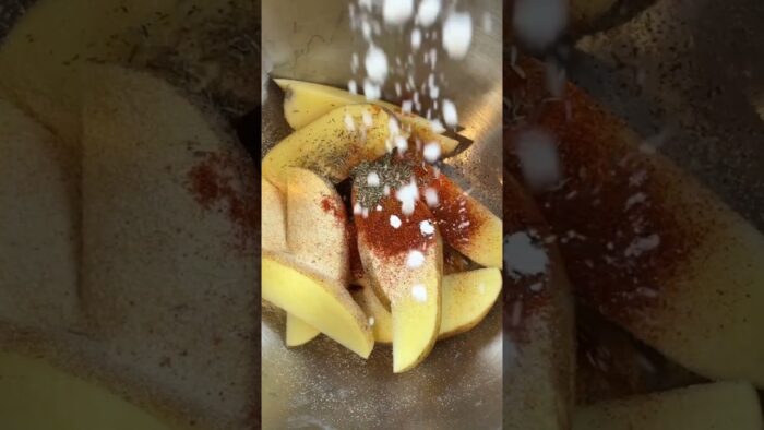 Air fryer potato wedges 🥔#shorts #food #recipe #easyrecipe #foryou #cooking #potato #airfryer