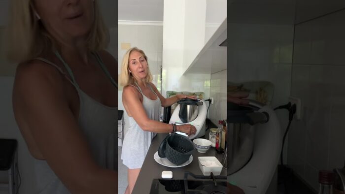 Gazpacho de manzana verde con Thermomix | #gazpachodemanzanaverde #gazpachothermomix #tm6