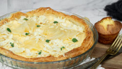 Tarta de hojaldre con peras