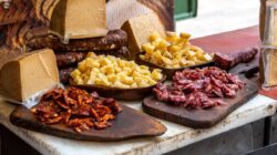 Tartar de salchichón: la receta del aperitivo perfecto