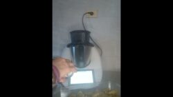 Judías verdes con garbanzos y salmón, fácil y rico con Thermomix
