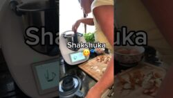 Shakshuka na śniadanie. Thermomix ma mnóstwo pomysłów na śniadanie o których sama nie pomyślisz.