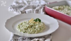 Risotto con pesto de yogur y lechuga