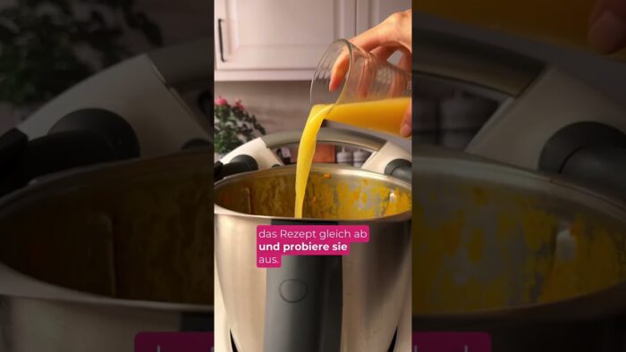 Blitzrezept: 20-Minuten Kürbissuppe mit Kokosmilch im Thermomix® 🎃 🥣