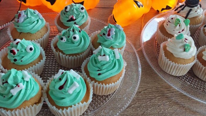 😋 CUPCAKES EN FREIDORA DE AIRE Y BUTTERCREAM EN MAMBO #cecofry #mambococina #cupcake
