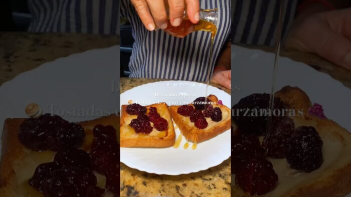Desayuno express 🥯 Tostadas de yogurt con zarzamoras en la freidora de aire  🍇