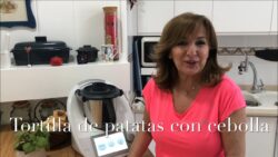 Tortilla de patatas con cebolla/ con Thermomix @JustaMolinaThermomix
