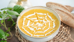 Crema de verduras y pollo especial Halloween