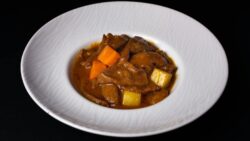 El estofado de ternera perfecto: cómo lograr una carne tierna y llena de sabor